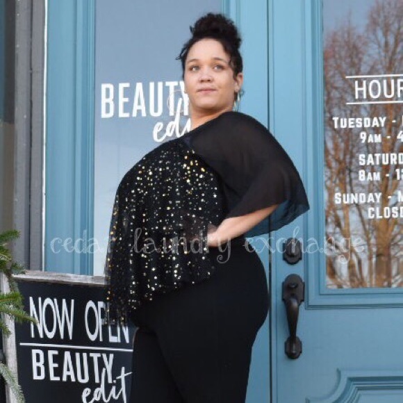 Plus Size Metallic Gold Stars Blouse - Picture 4 of 8